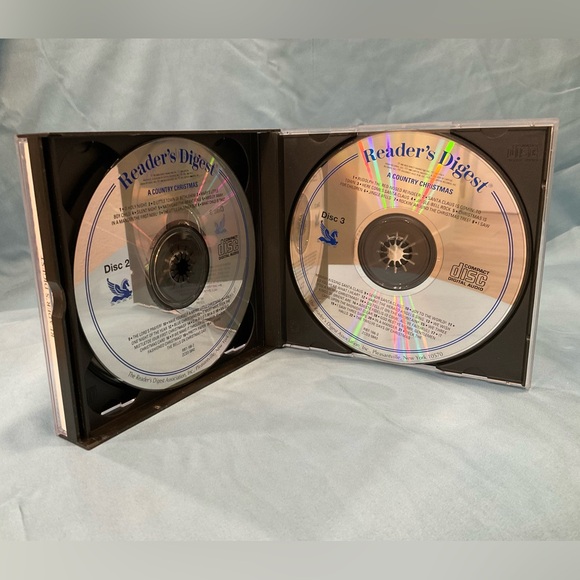 It comes with three CDs - Picture 2 of 3